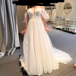 Brand new sweetheart neckline, strapless, A-line wedding dress